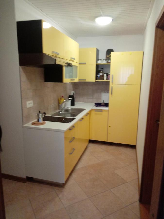 V Klancu Dekani Exterior foto