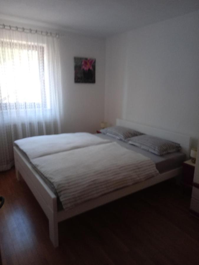V Klancu Dekani Exterior foto