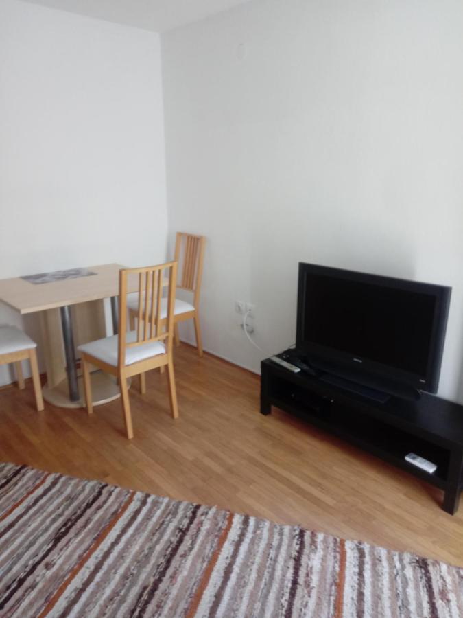 V Klancu Dekani Exterior foto
